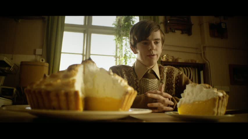 Freddie Highmore in Toast