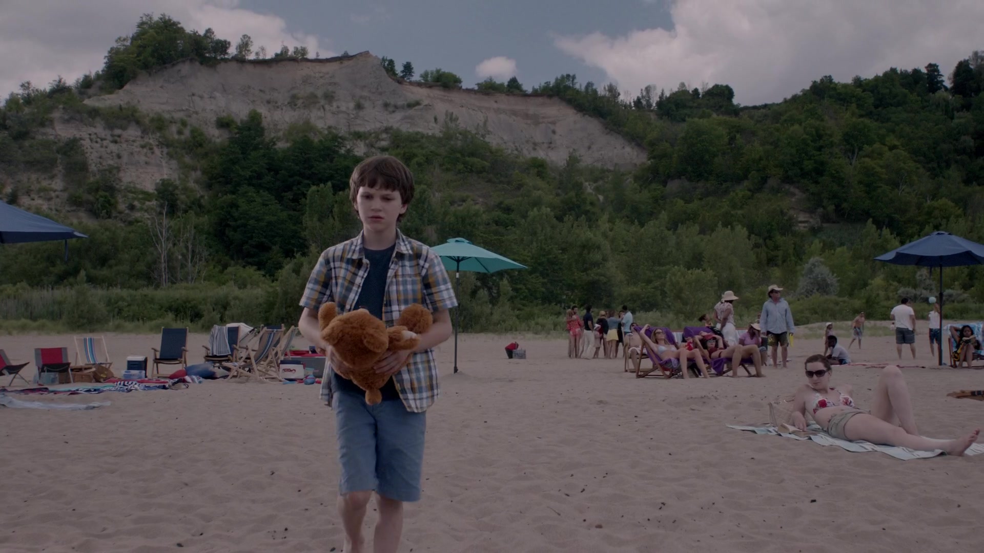 Gabriel Bateman in American Gothic