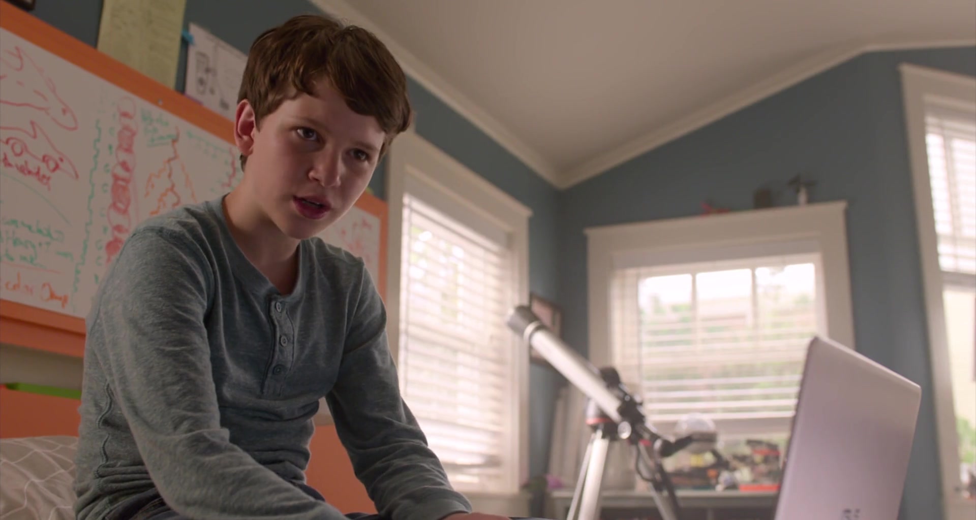 Gabriel Bateman in Think Like a Dog