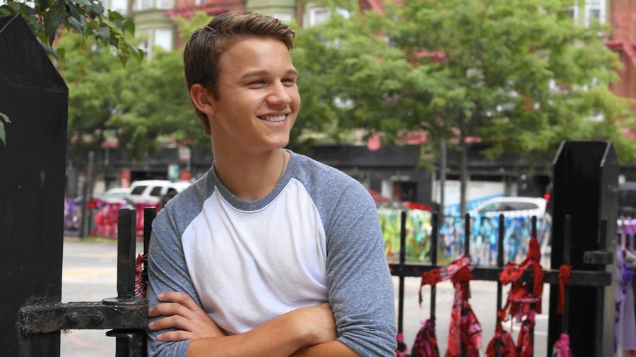 Gavin MacIntosh in The Fosters. 