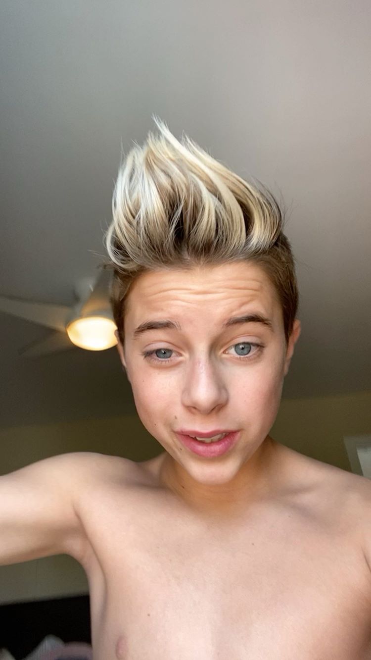 Gavin Magnus. 