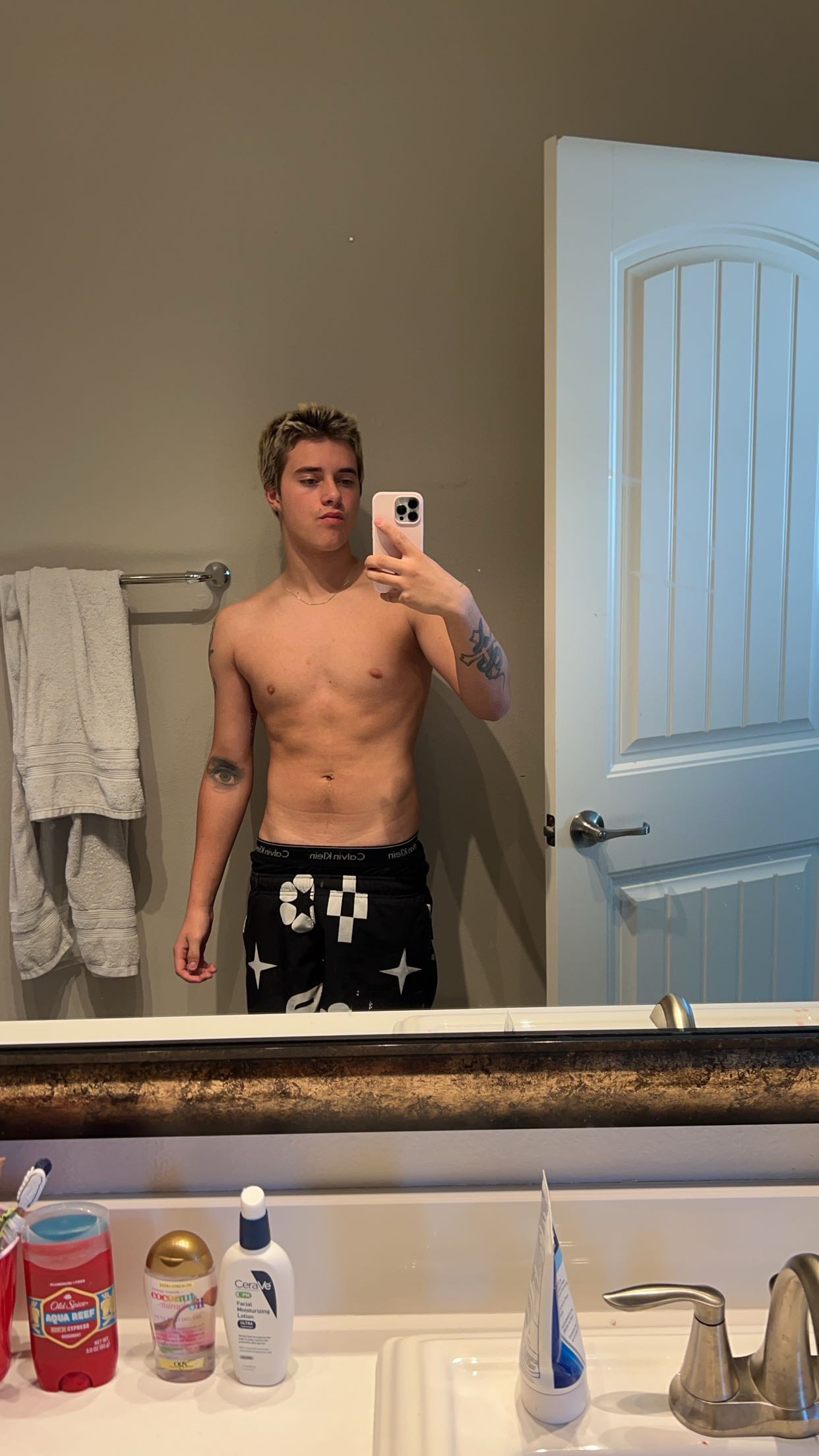 Picture of Gavin Magnus in General Pictures gavinmagnus1698686062