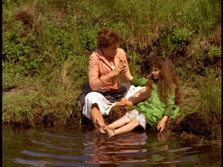 Hallie Kate Eisenberg in The Wonderful World of Disney, episode: The Miracle Worker