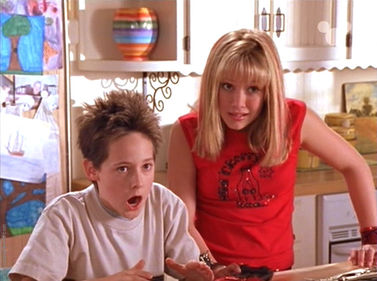 Hilary Duff in Lizzie McGuire, episode: Gordo and the Girl