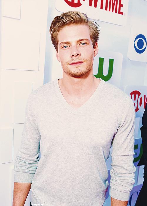 General photo of Hunter Parrish