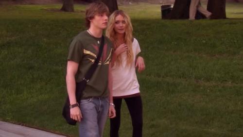 Hunter Parrish in Weeds