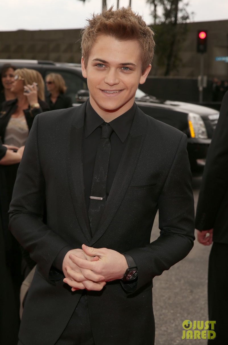 General photo of Hunter Hayes