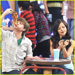 Jason Earles in Hannah Montana