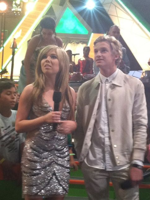 Jennette McCurdy in Kids' Choice Awards 2012