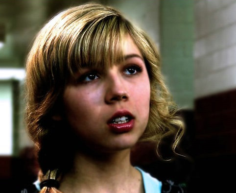 Jennette McCurdy in Minor Details