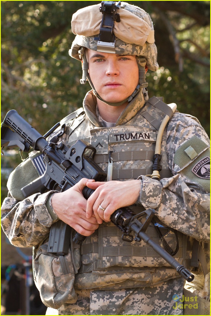 Jesse McCartney in Army Wives