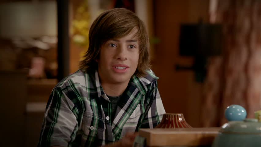 Jimmy Bennett in No Ordinary Family