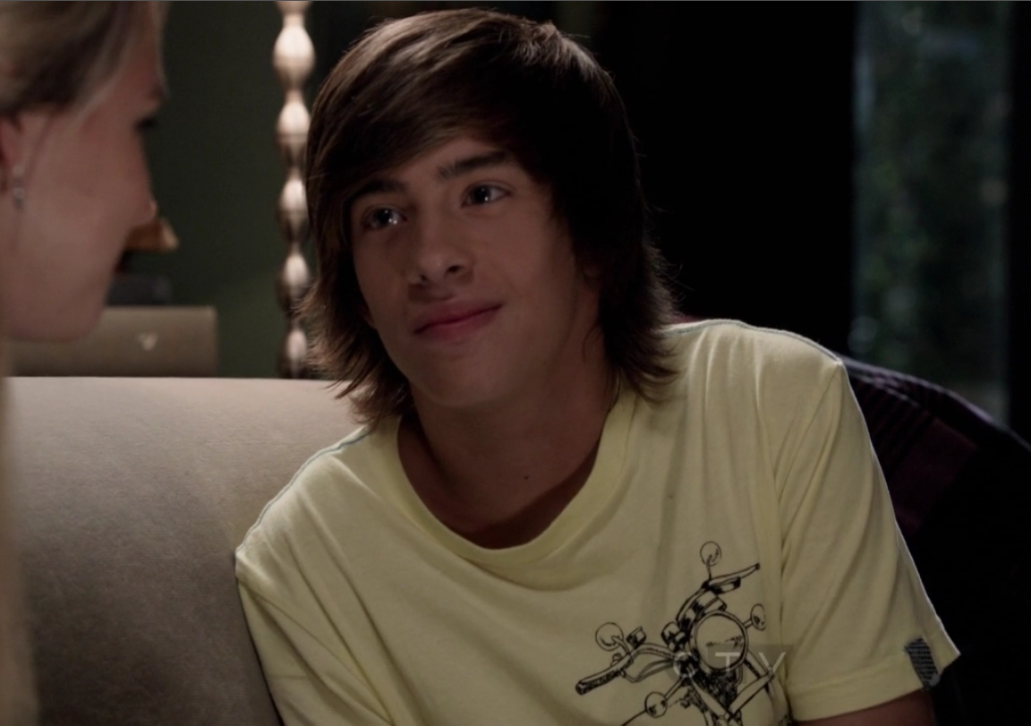 Jimmy Bennett in No Ordinary Family