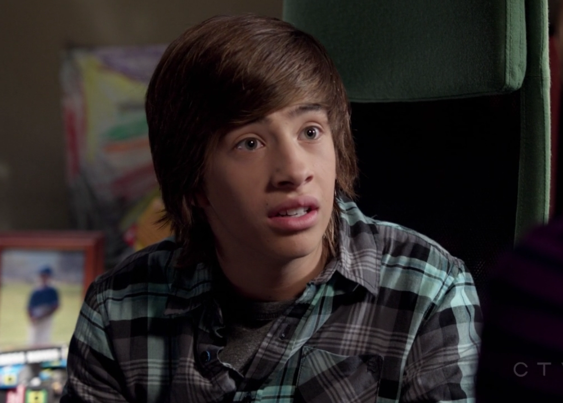 Jimmy Bennett in No Ordinary Family