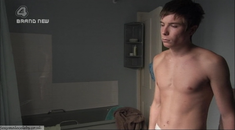 Joe Dempsie in Skins