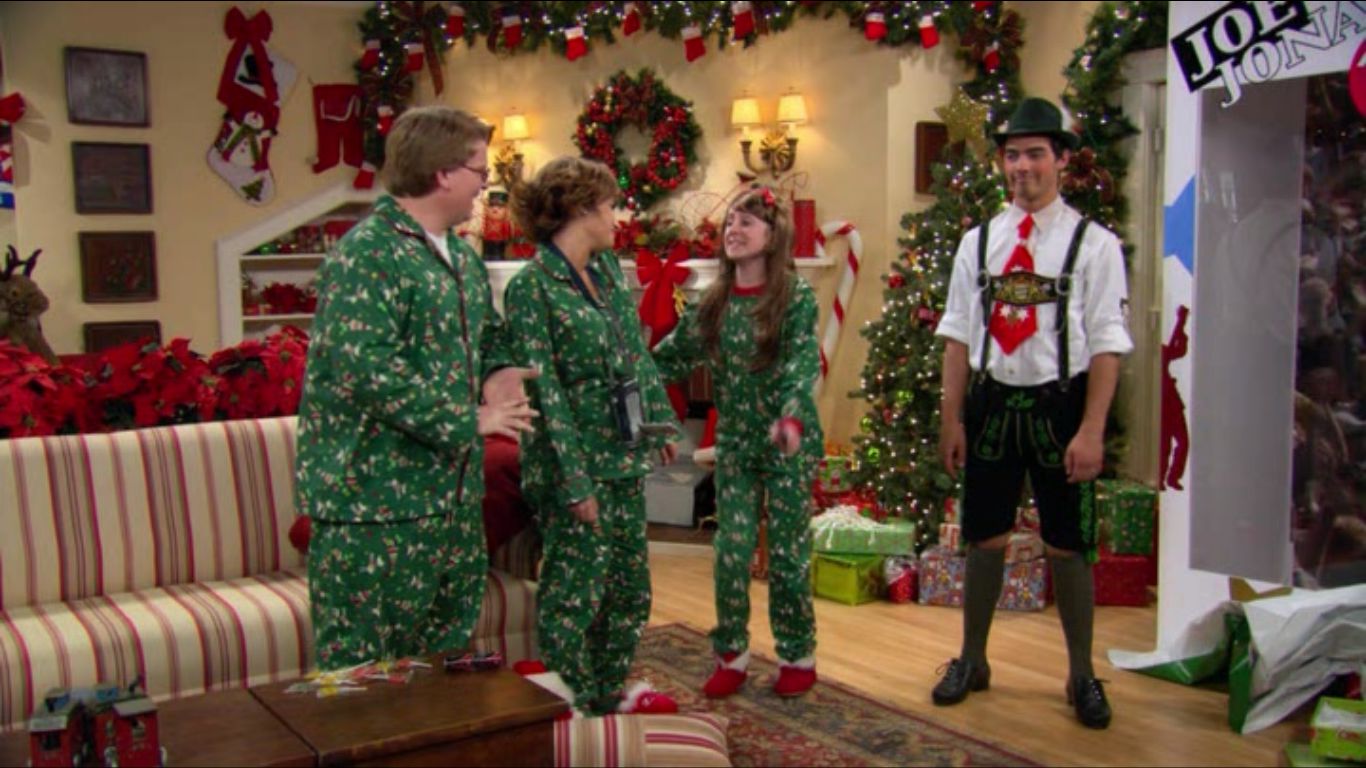 Joe Jonas in Sonny With A Chance, episode: A So Random! Holiday Special