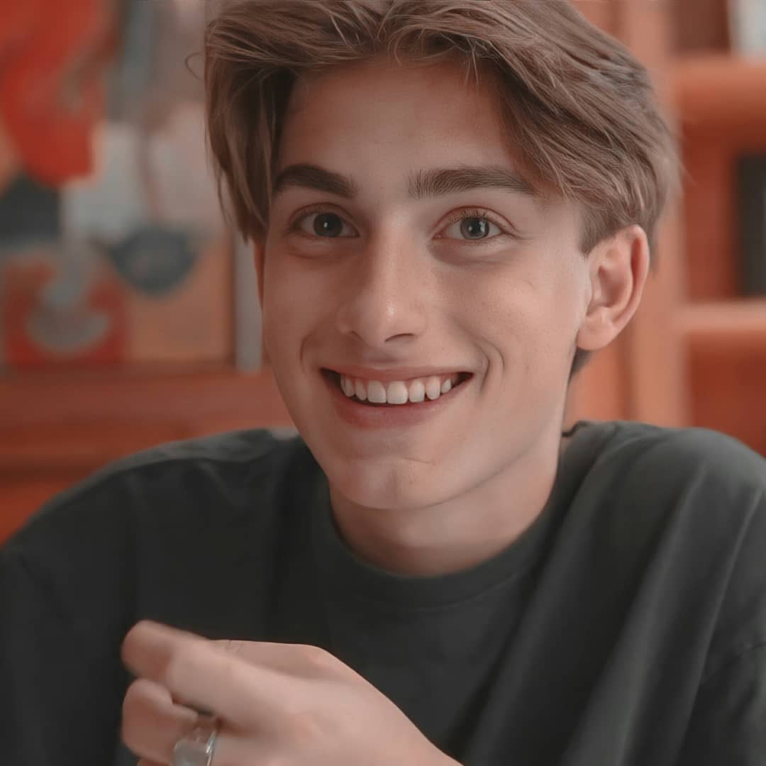 General photo of Johnny Orlando