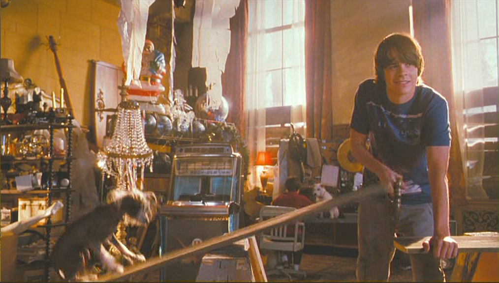 Johnny Simmons in Hotel for Dogs