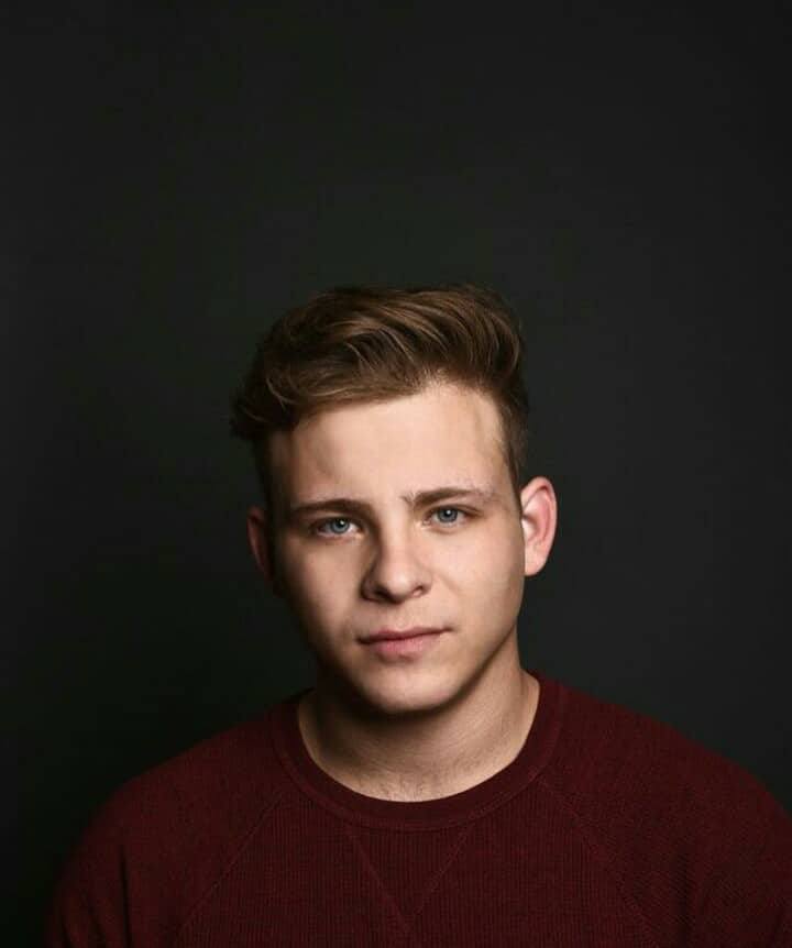 General photo of Jonathan Lipnicki