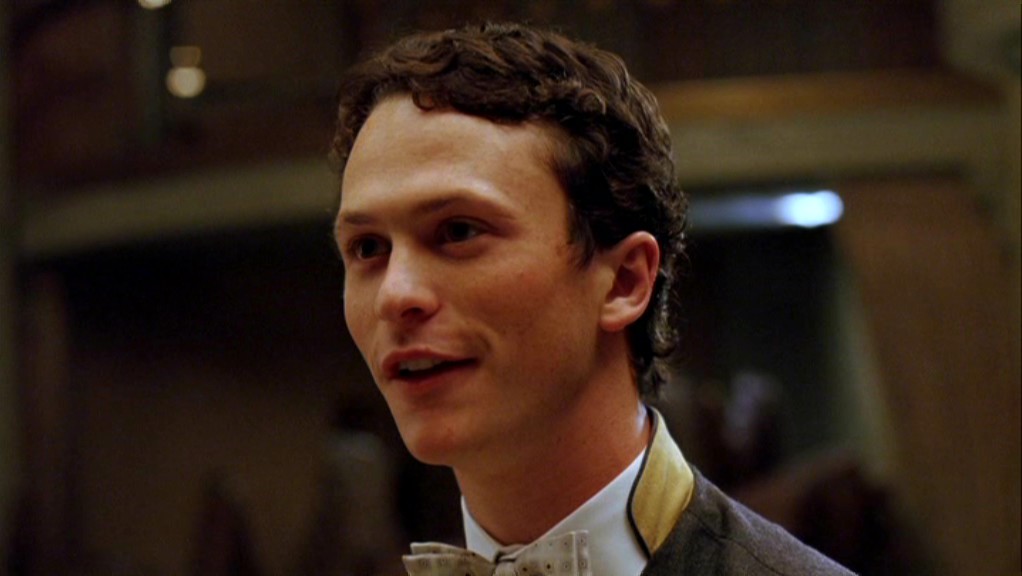 Jonathan Tucker in Criminal