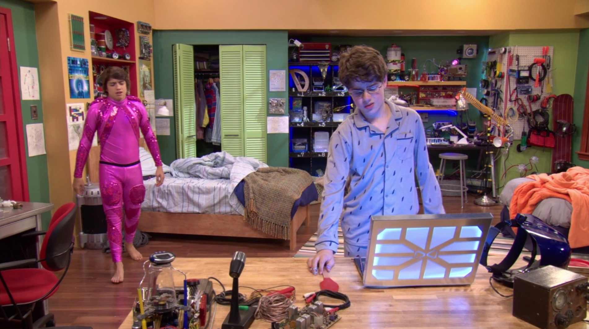 Jonny Gray in Max and Shred