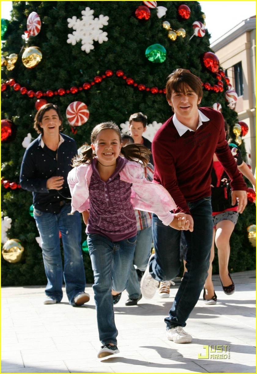 Josh Peck in Merry Christmas, Drake & Josh