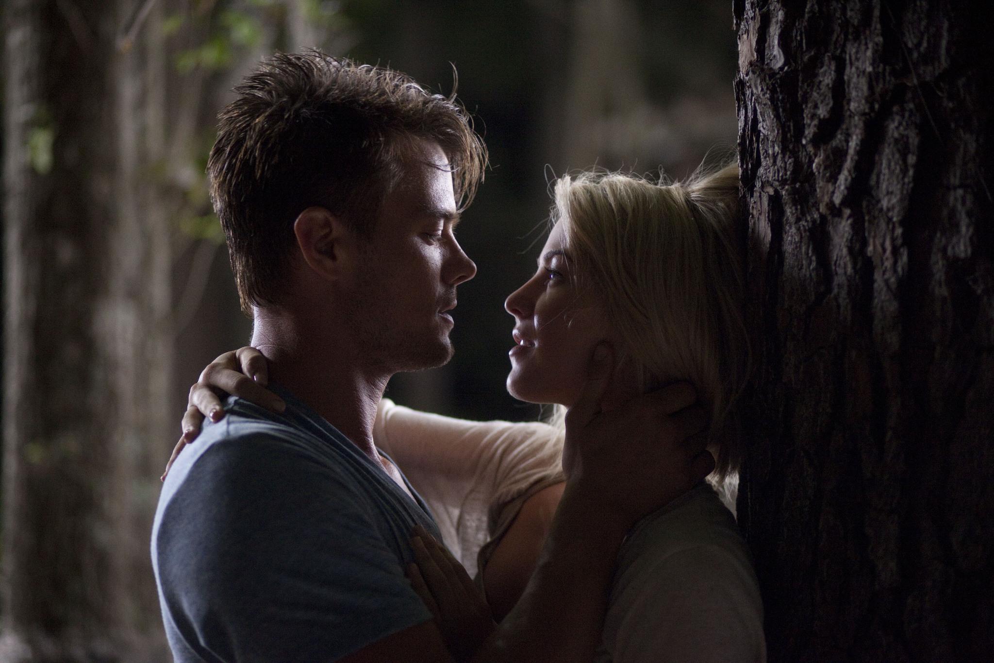 Julianne Hough in Safe Haven