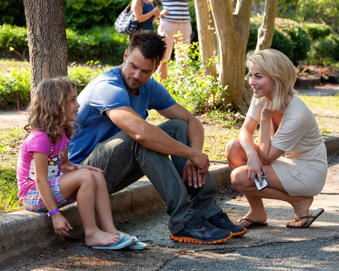 Julianne Hough in Safe Haven