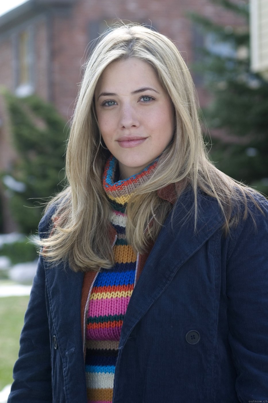 Julie Gonzalo in Christmas with the Kranks