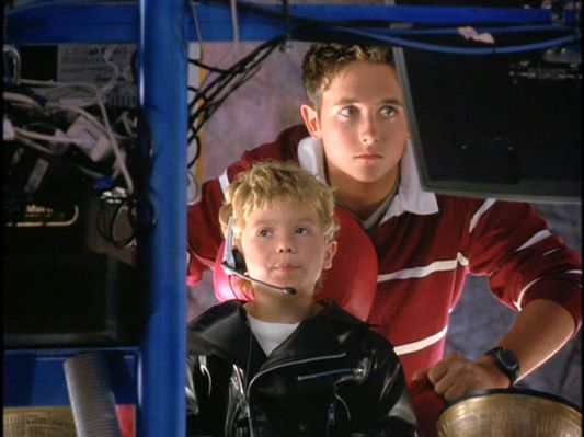 Justin Chatwin in SuperBabies: Baby Geniuses 2