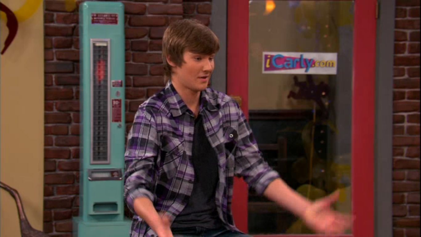 Justin Prentice in iCarly, episode: iHire an Idiot - Picture 1 of 1. Justin...