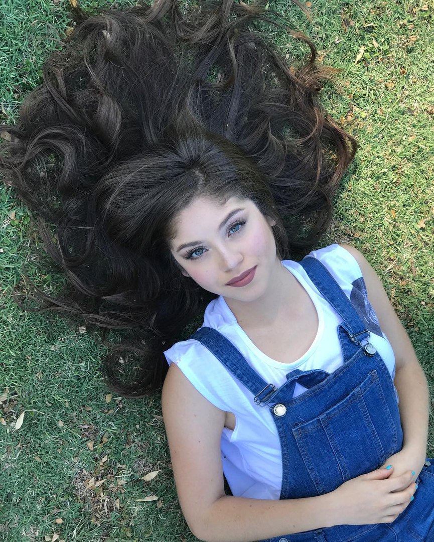 General photo of Karol Sevilla