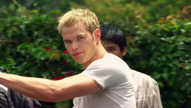 Kellan Lutz in 90210