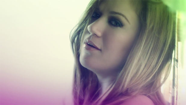 Kelly Clarkson in Music Video: Mr. Know It All