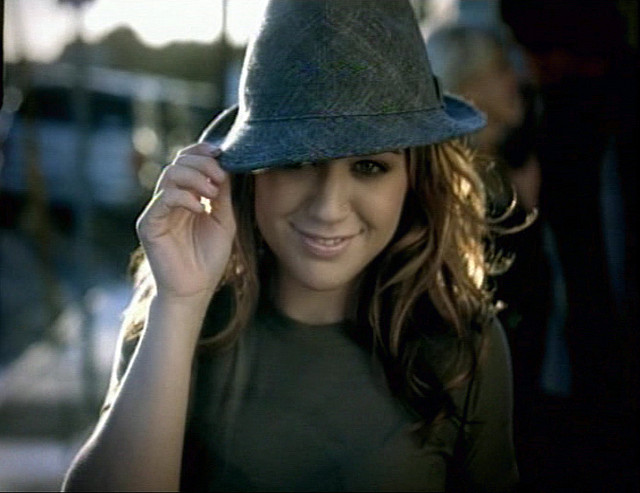 Kelly Clarkson in Music Video: Since U Been Gone