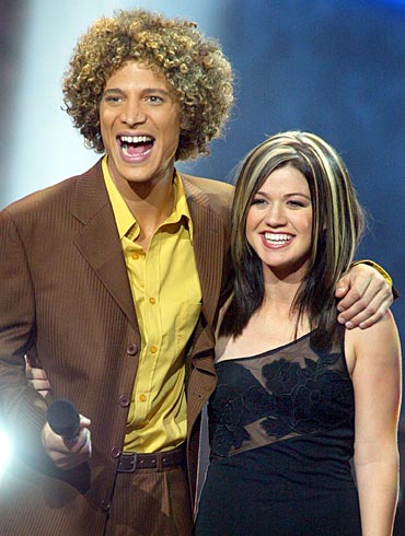 Kelly Clarkson in American Idol: The Search for a Superstar