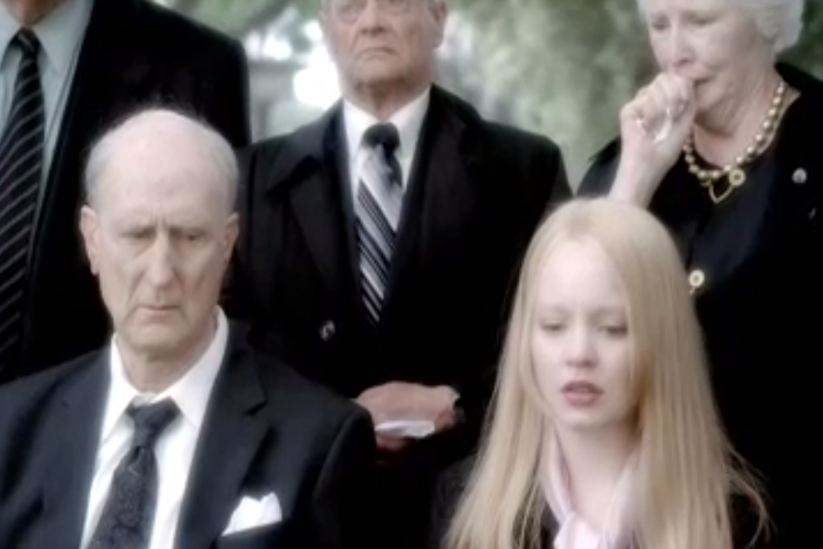 Lauren Ambrose in Six Feet Under