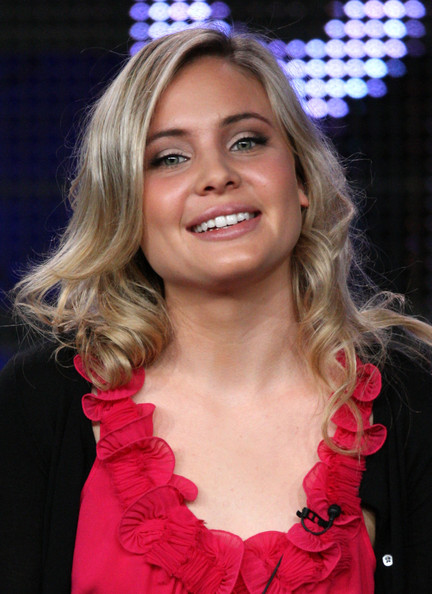 General photo of Leah Pipes
