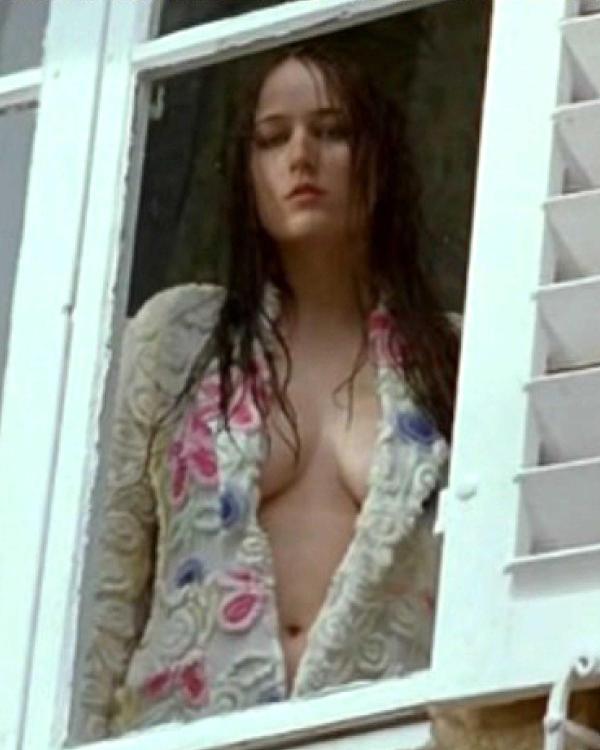 General photo of Leelee Sobieski