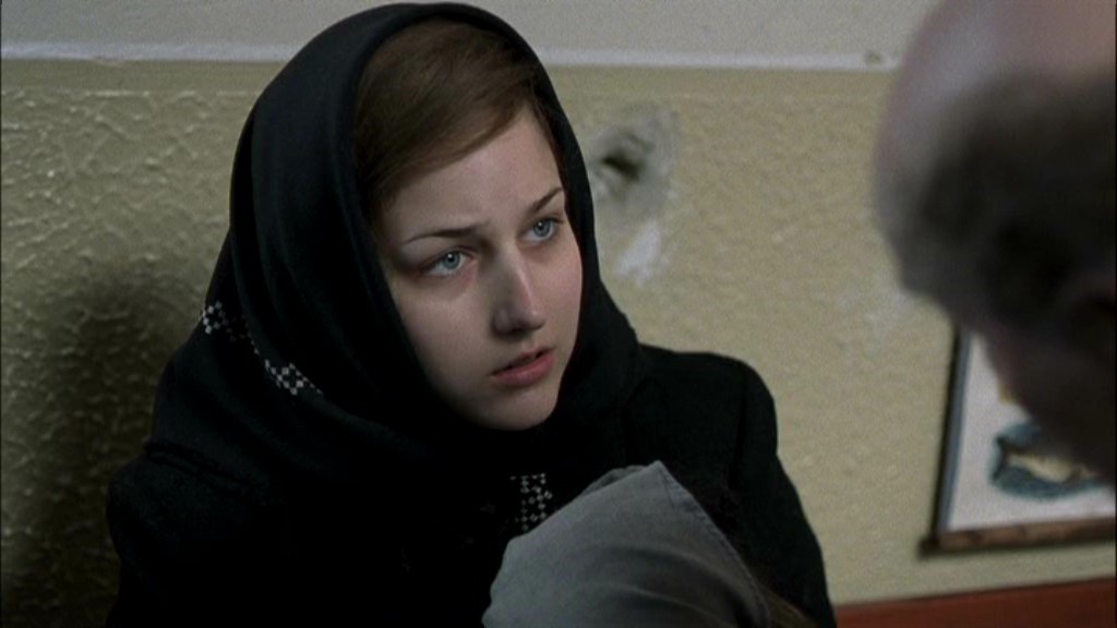 Leelee Sobieski in Uprising