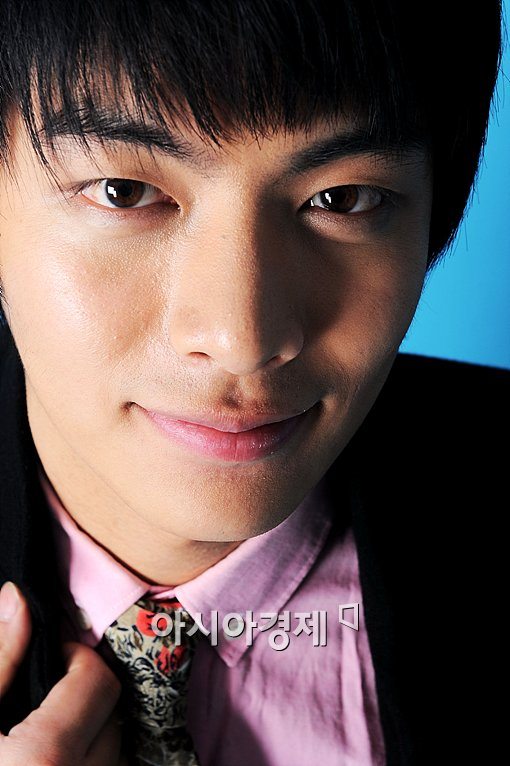 General photo of Lee Min-Ki