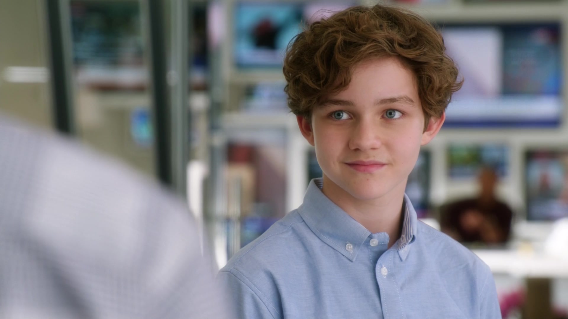 Levi Miller in Supergirl, episode: How Does She Do It?