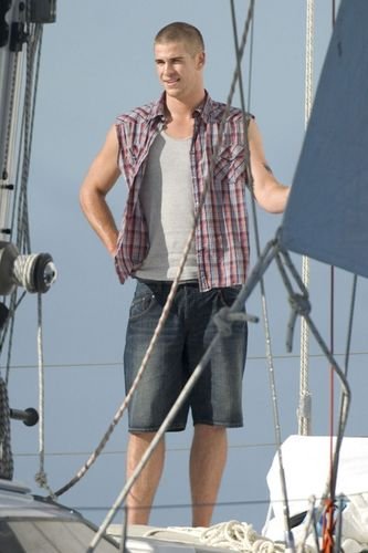 Liam Hemsworth in Triangle