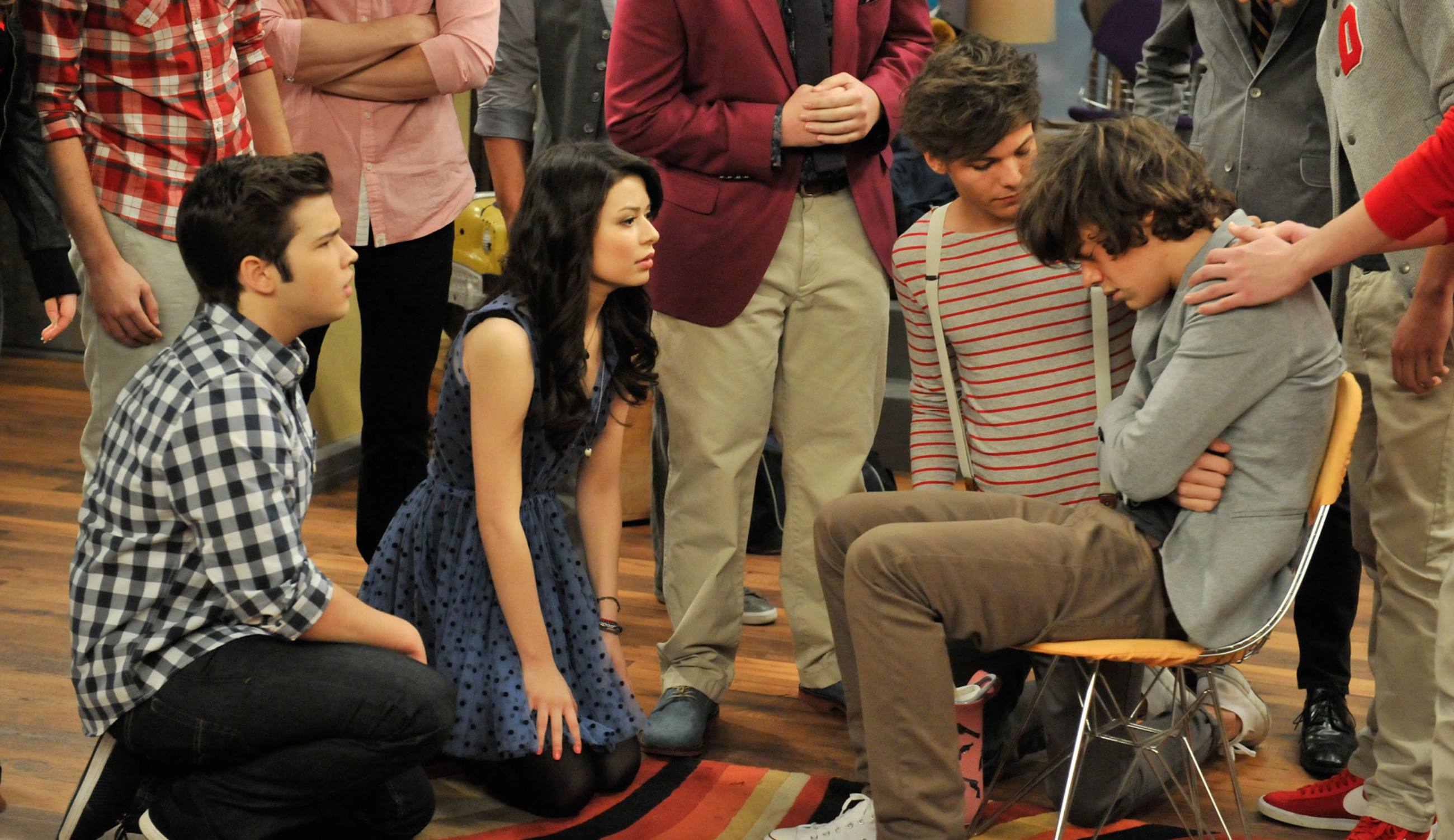 Louis Tomlinson in ICarly, episode: iGo One Direction