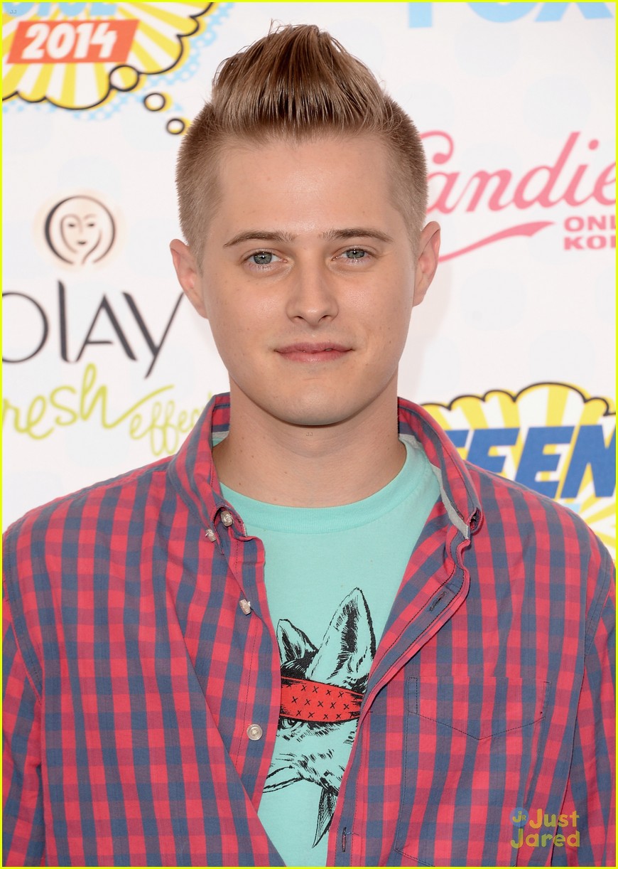 Lucas Grabeel in Teen Choice Awards 2014