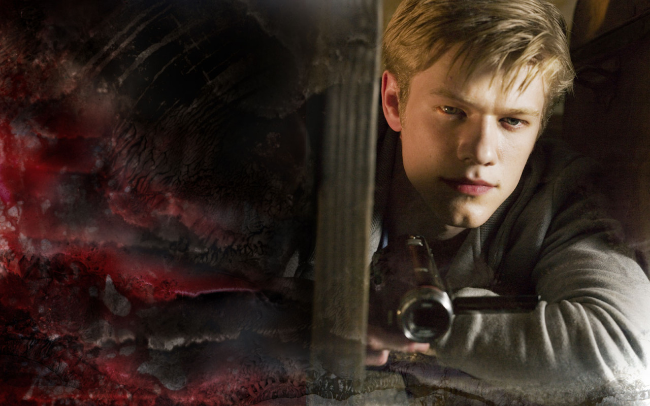 Lucas Till in Dark Hearts