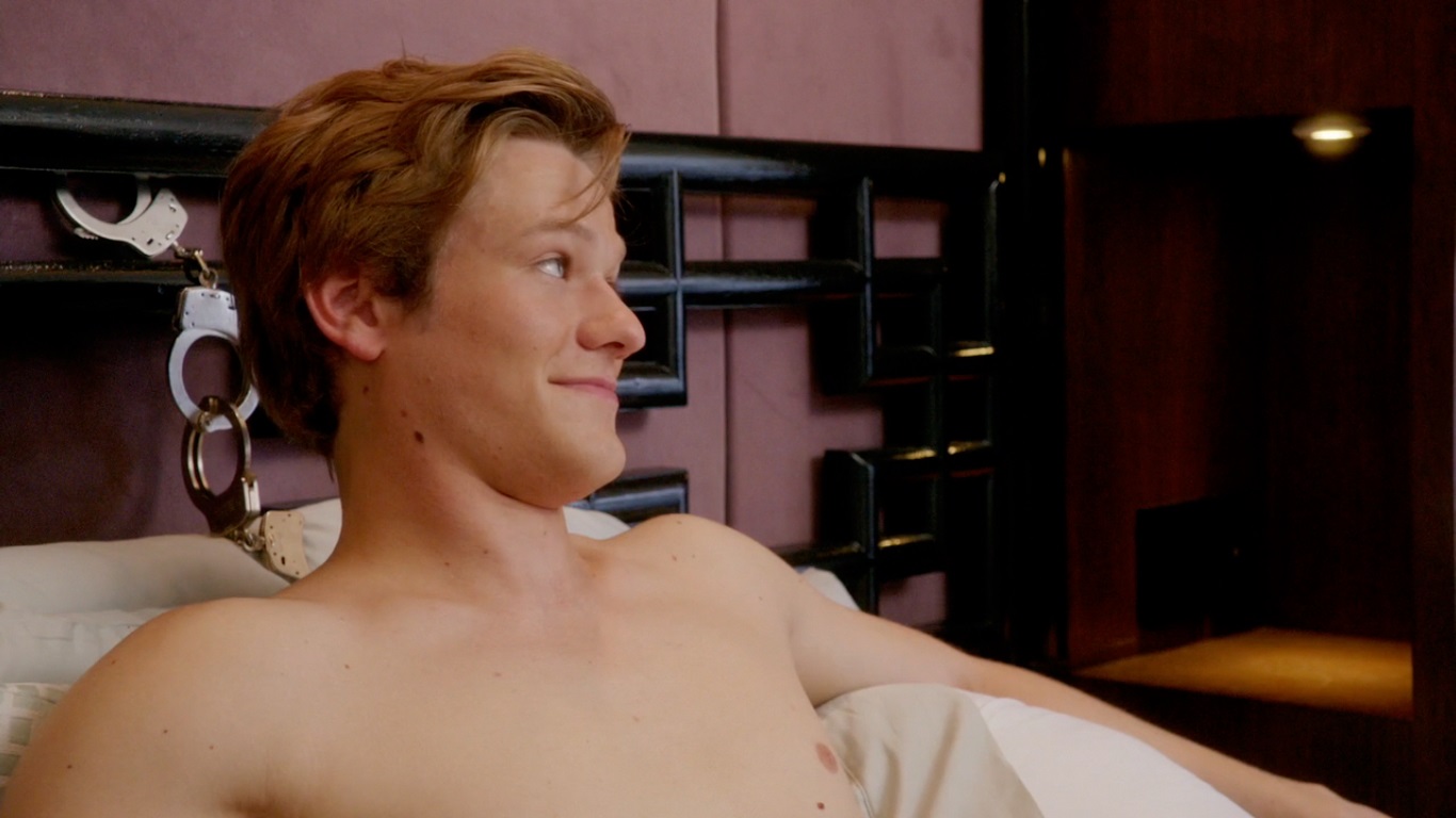 Lucas Till in MacGyver