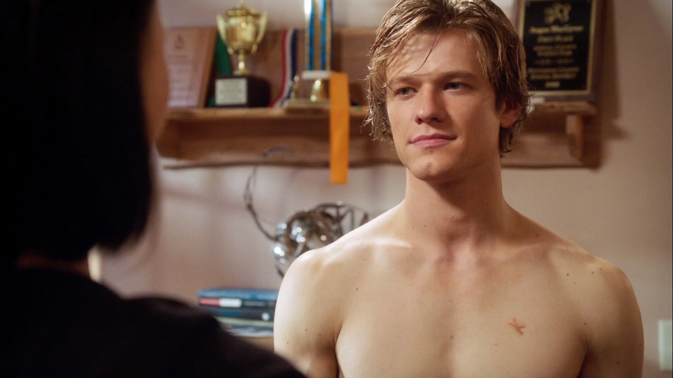 Lucas Till in MacGyver. 