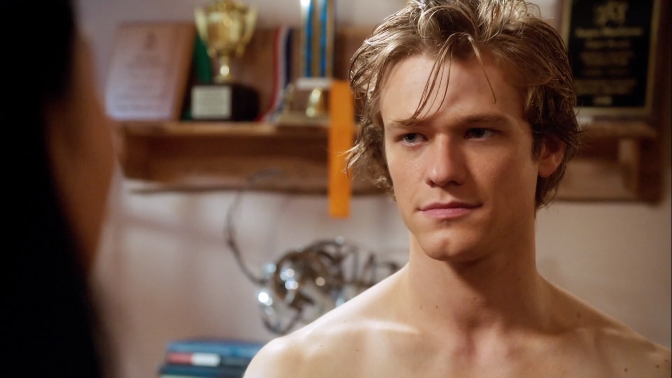 Lucas Till in MacGyver