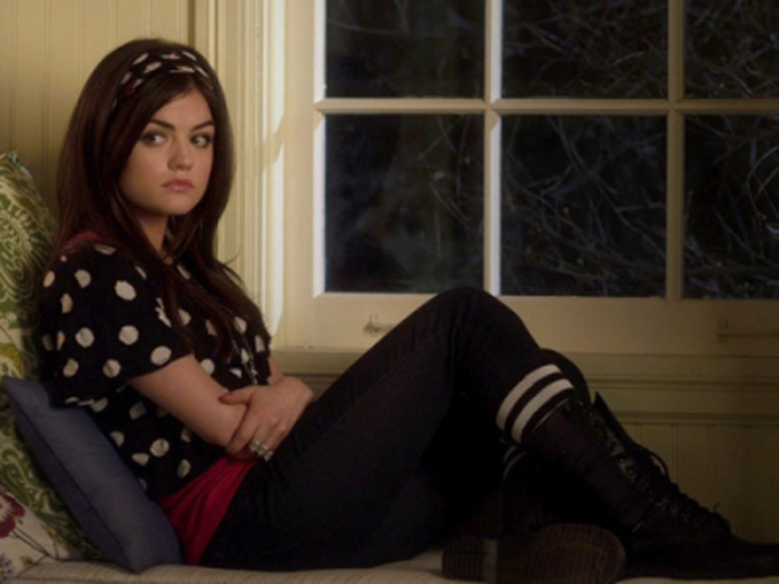 Risultati immagini per lucy hale pretty little liars